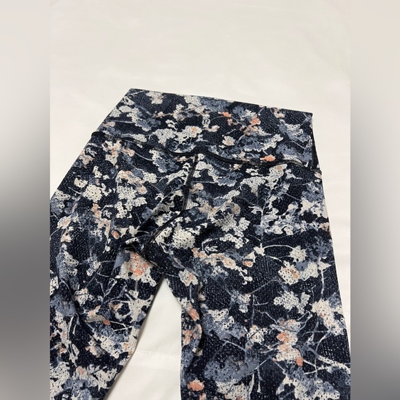 Lululemon Wunder Under Crop (Hi-Rise) 21" - Picture 7 of 10